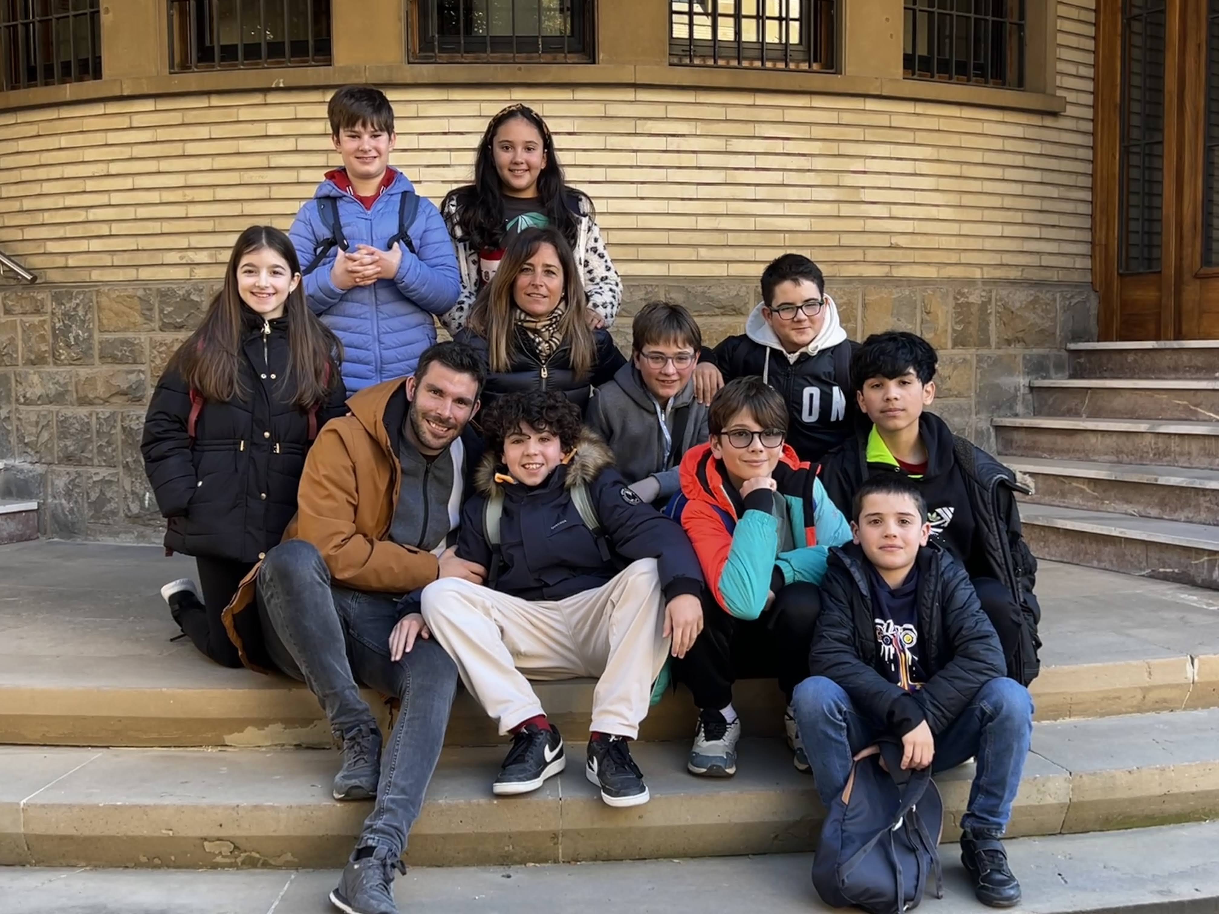 El alumnado de Primaria 3 descubre el mundo de la radio desde dentro